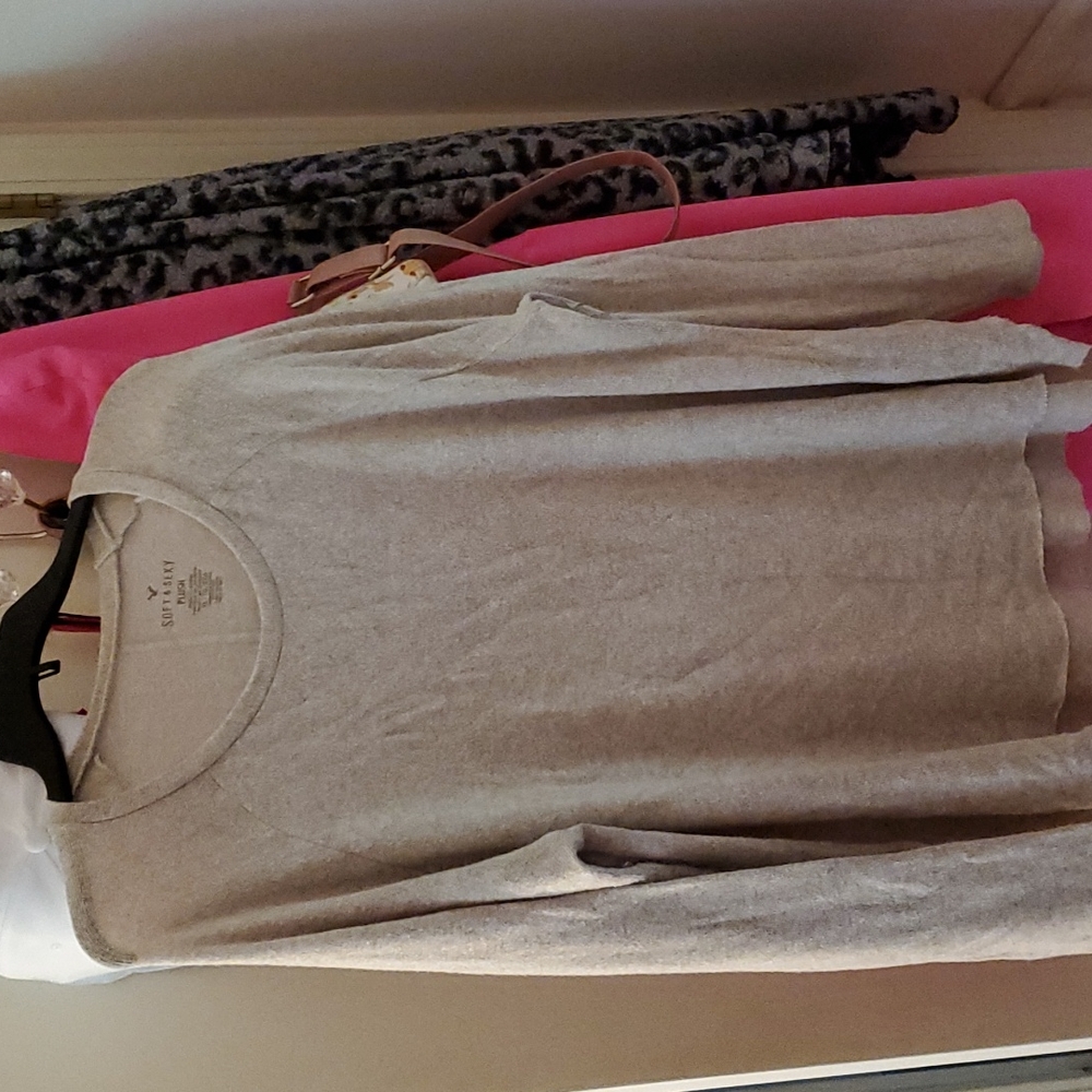 American Eagle soft & sexy long sleeve shirt, Size XL, color ivory